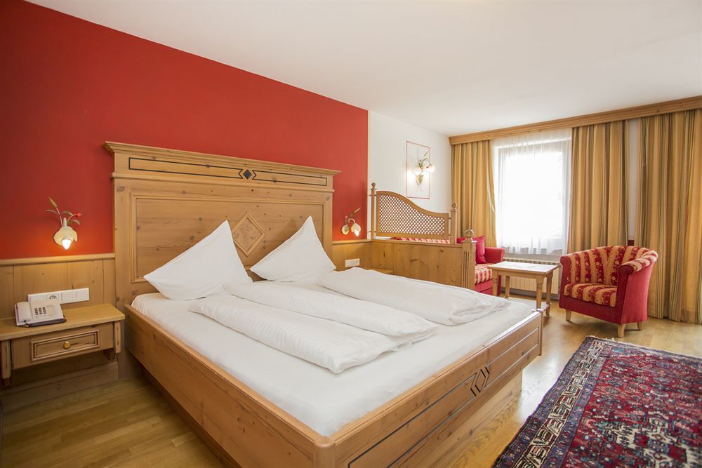 Familien- Und Vitalhotel Muehlpointhof Lofer Exterior foto