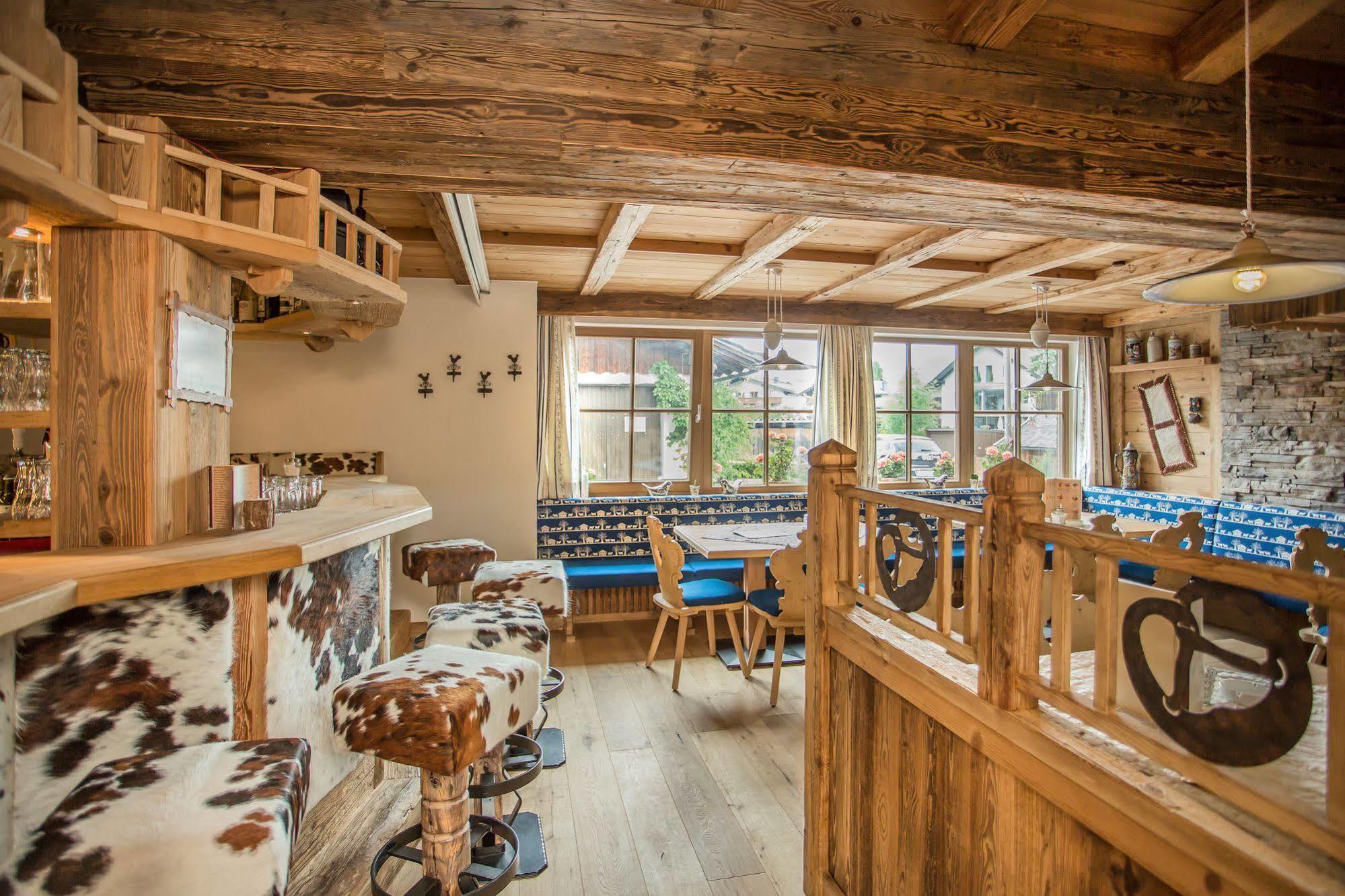 Familien- Und Vitalhotel Muehlpointhof Lofer Exterior foto